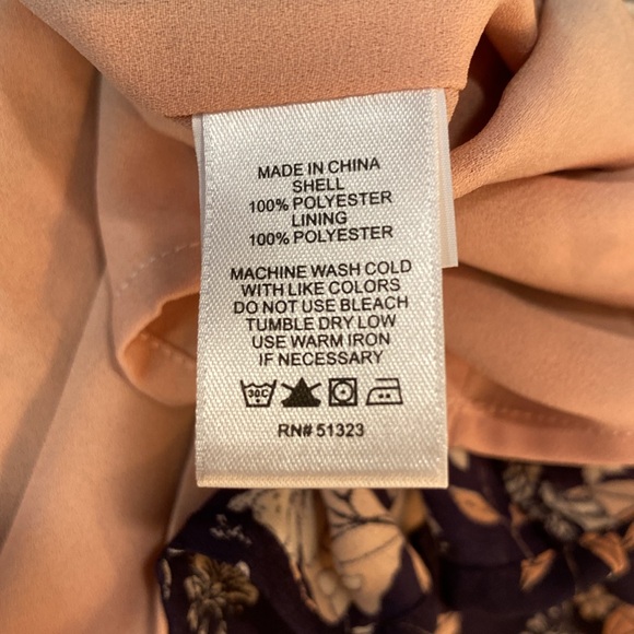 CeCe - Off the shoulder sheath dress. Size 8 - Picture 4 of 7